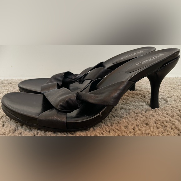 Kenneth Cole Strappy Leather Sandals - Picture 3 of 7